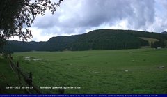 view from Webcam Cansiglio - verso la piana dei "Bech" on 2025-09-13