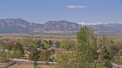 view from Louisville Flatirons time-lapse on 2026-04-19