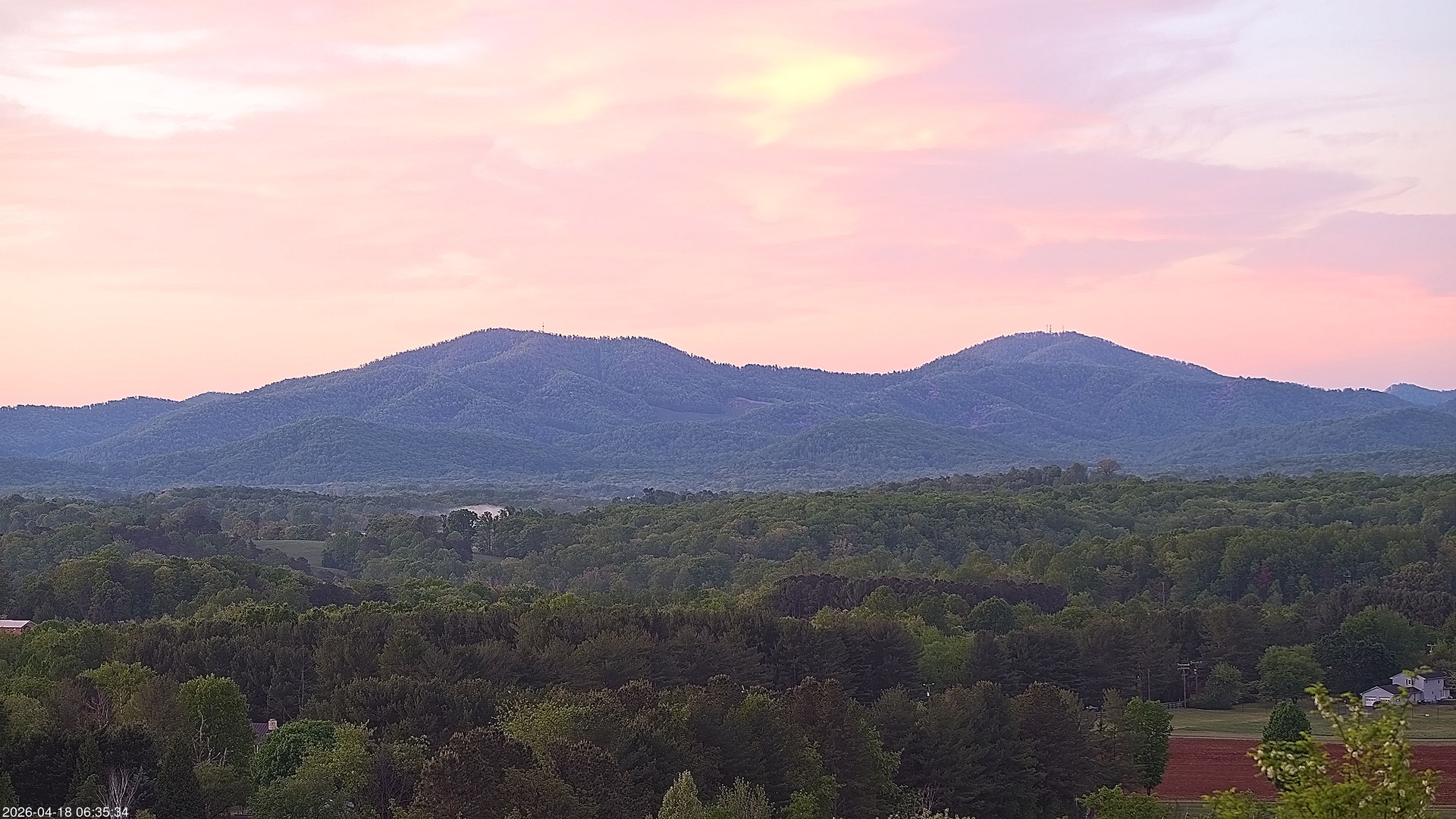 time-lapse frame, 2026-04-18 06:35-12:00 webcam