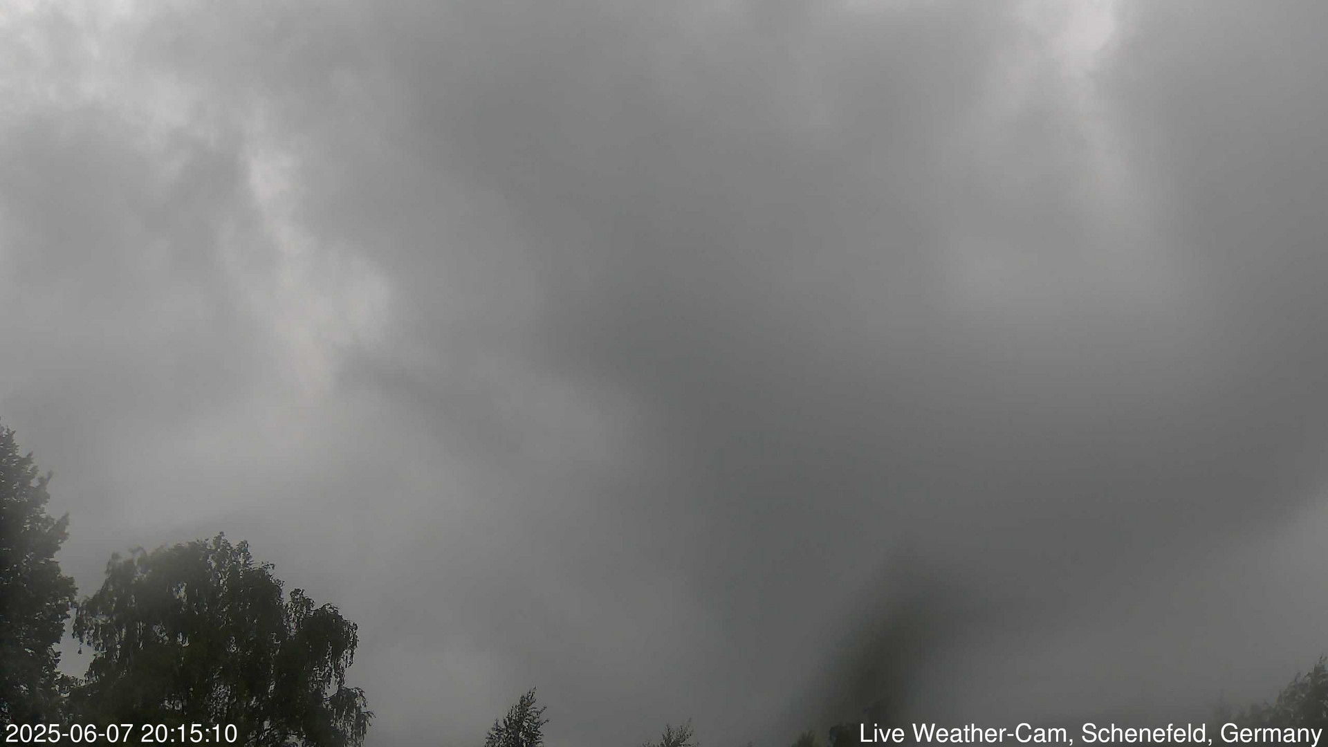 time-lapse frame, 2025-06-07 20:15-22:45 webcam