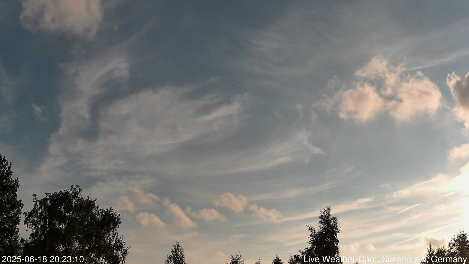 time-lapse frame, 2025-06-18 20:23-22:53 webcam