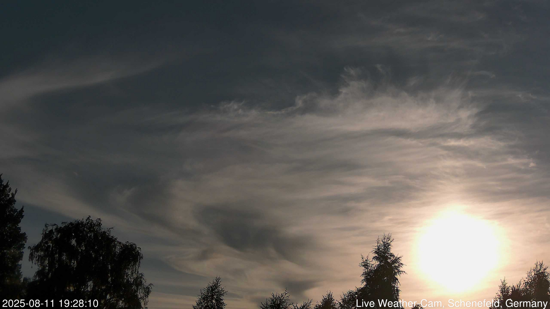 time-lapse frame, 2025-08-11 19:28-21:58 webcam