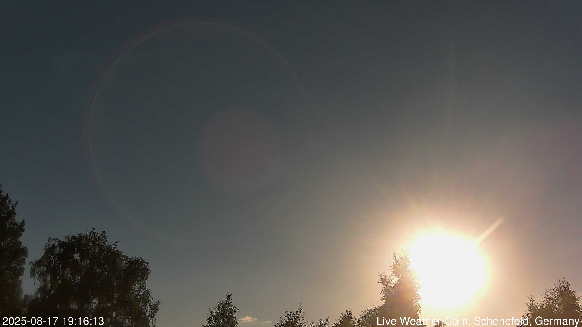 time-lapse frame, 2025-08-17 19:16-21:46 webcam