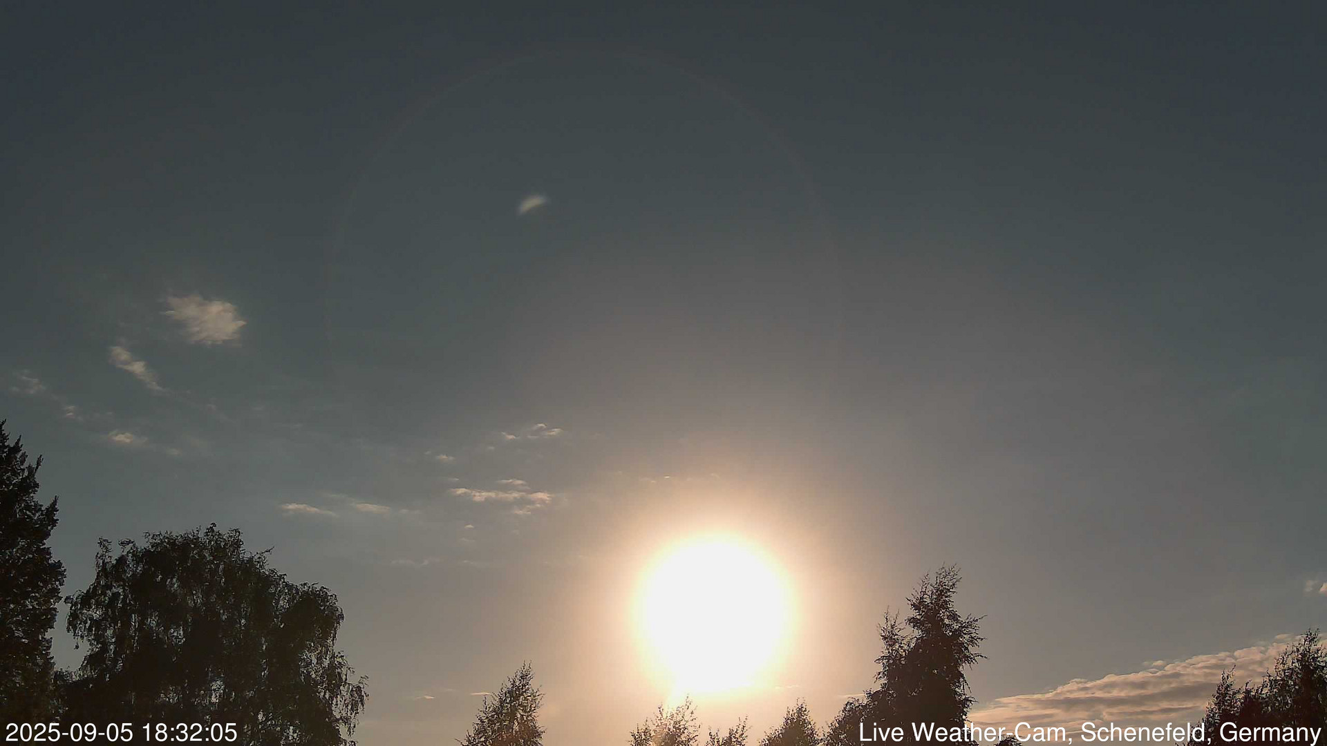 time-lapse frame, 2025-09-05 18:32-21:02 webcam