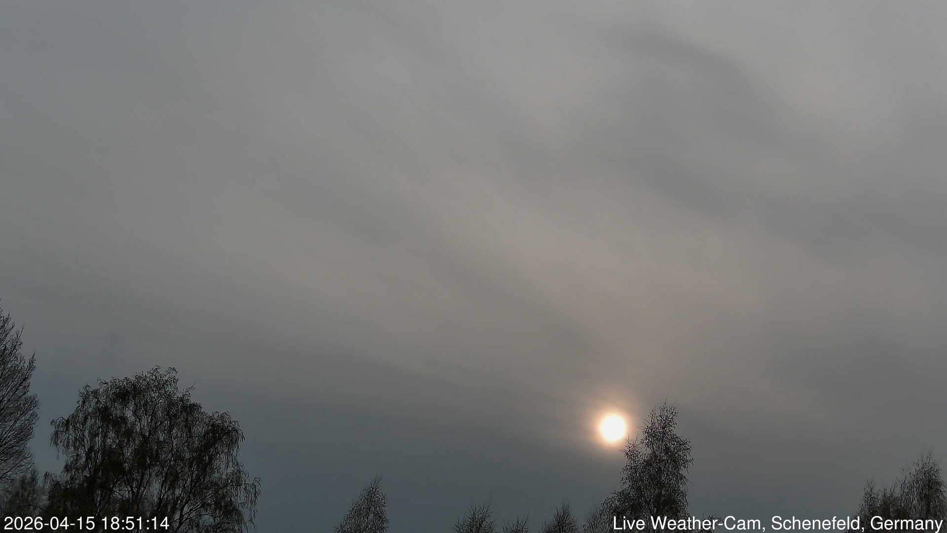 time-lapse frame, 2026-04-15 18:51-21:21 webcam