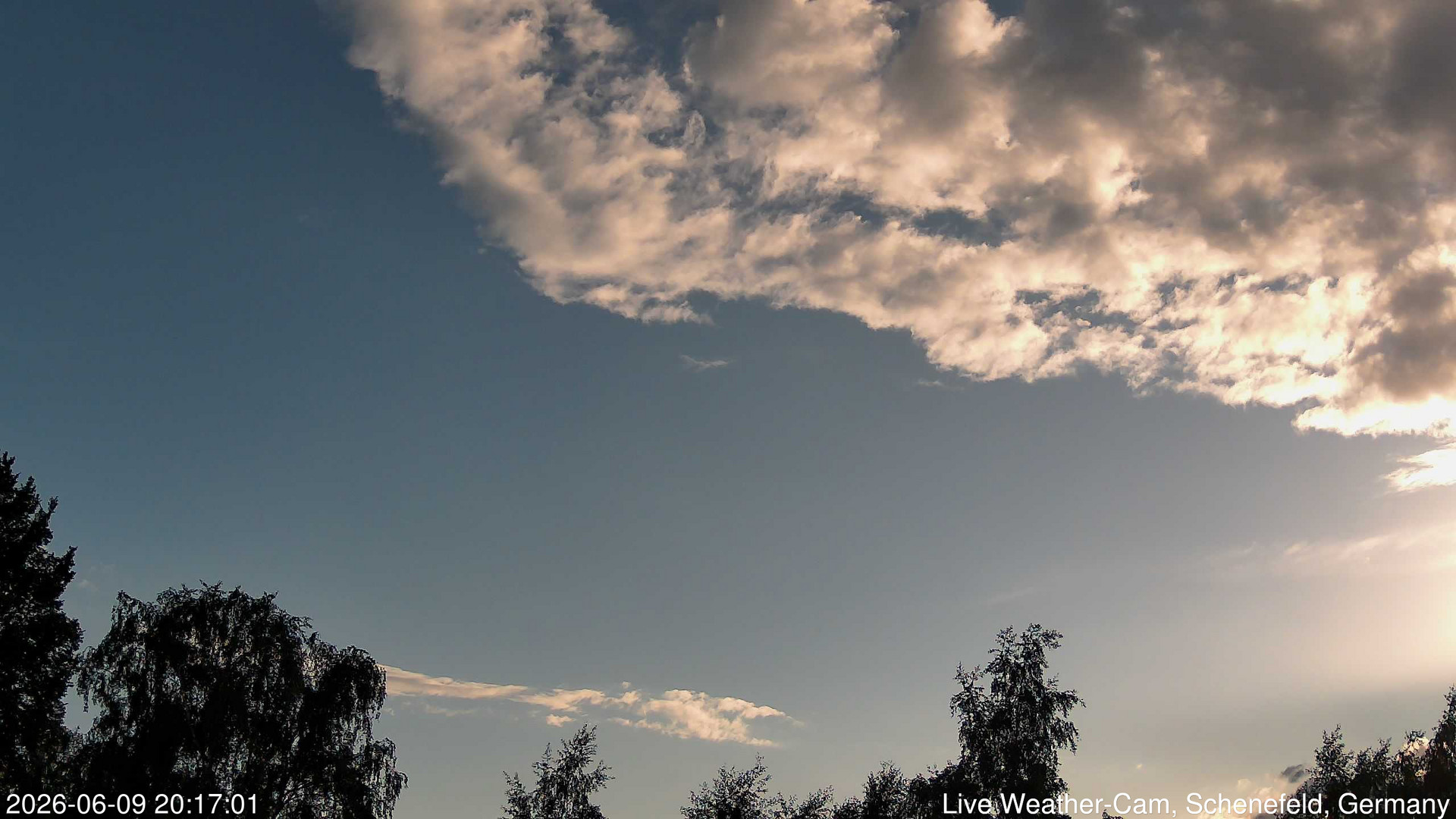 time-lapse frame, 2026-06-09 20:17-22:47 webcam