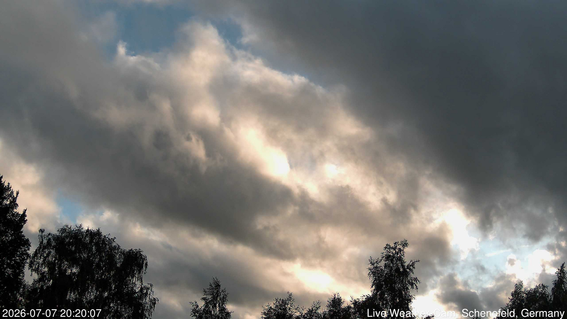 time-lapse frame, 2026-07-07 20:20-22:50 webcam
