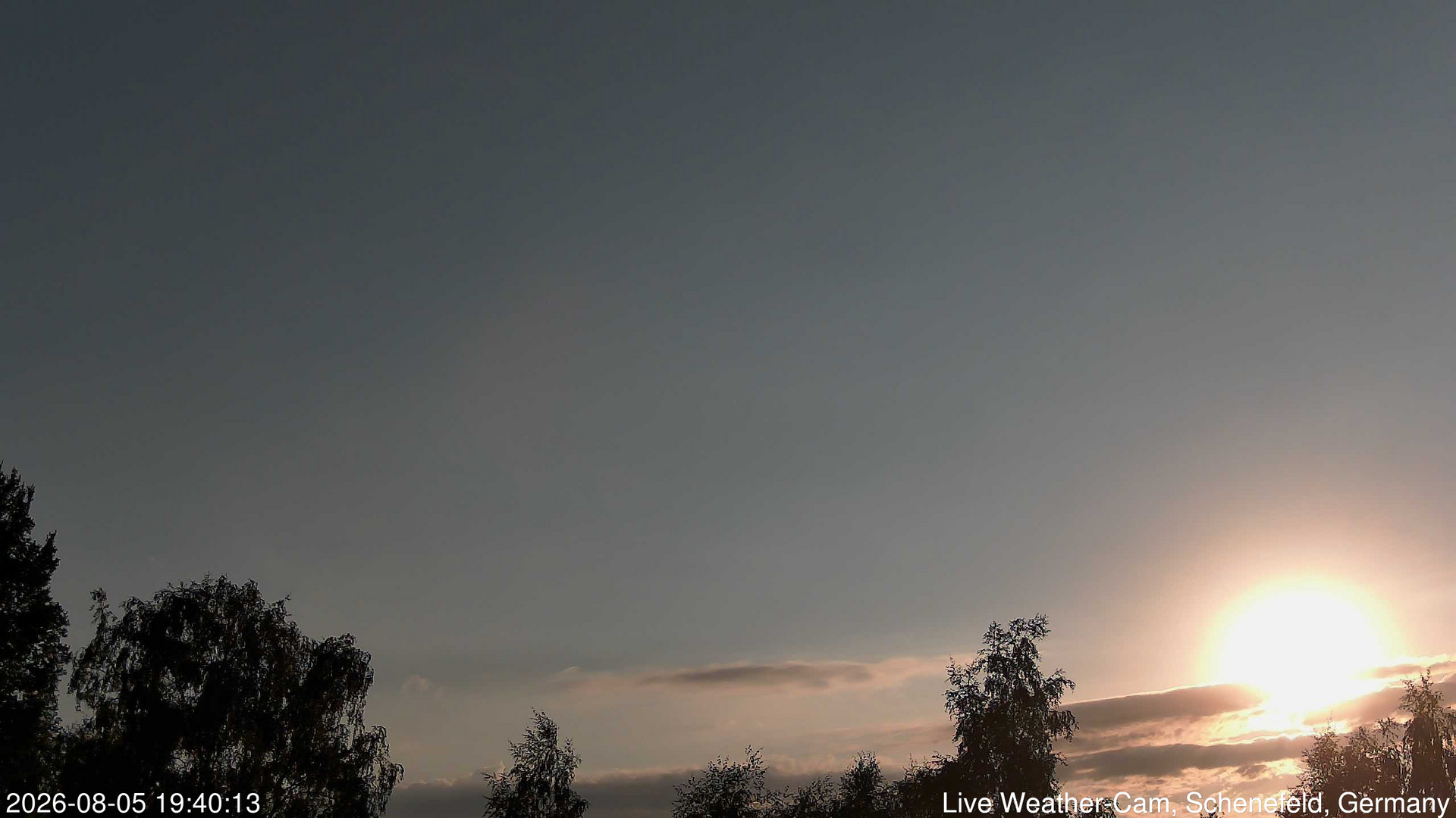 time-lapse frame, 2026-08-05 19:40-22:10 webcam